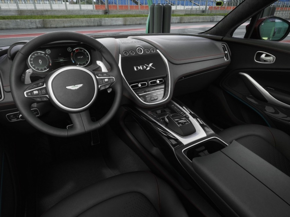 Фото 2 Aston Martin DBX Liquid Crimson  Фото 2 Aston Martin DBX Liquid Crimson