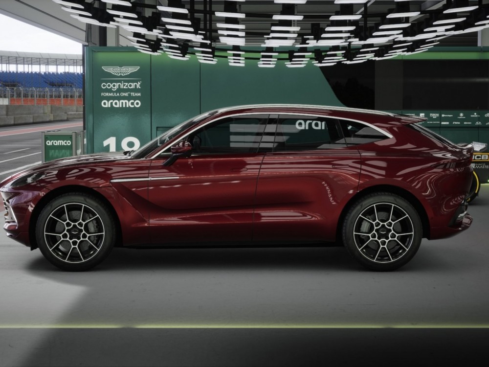 Фото 1 Aston Martin DBX Liquid Crimson  Фото 1 Aston Martin DBX Liquid Crimson