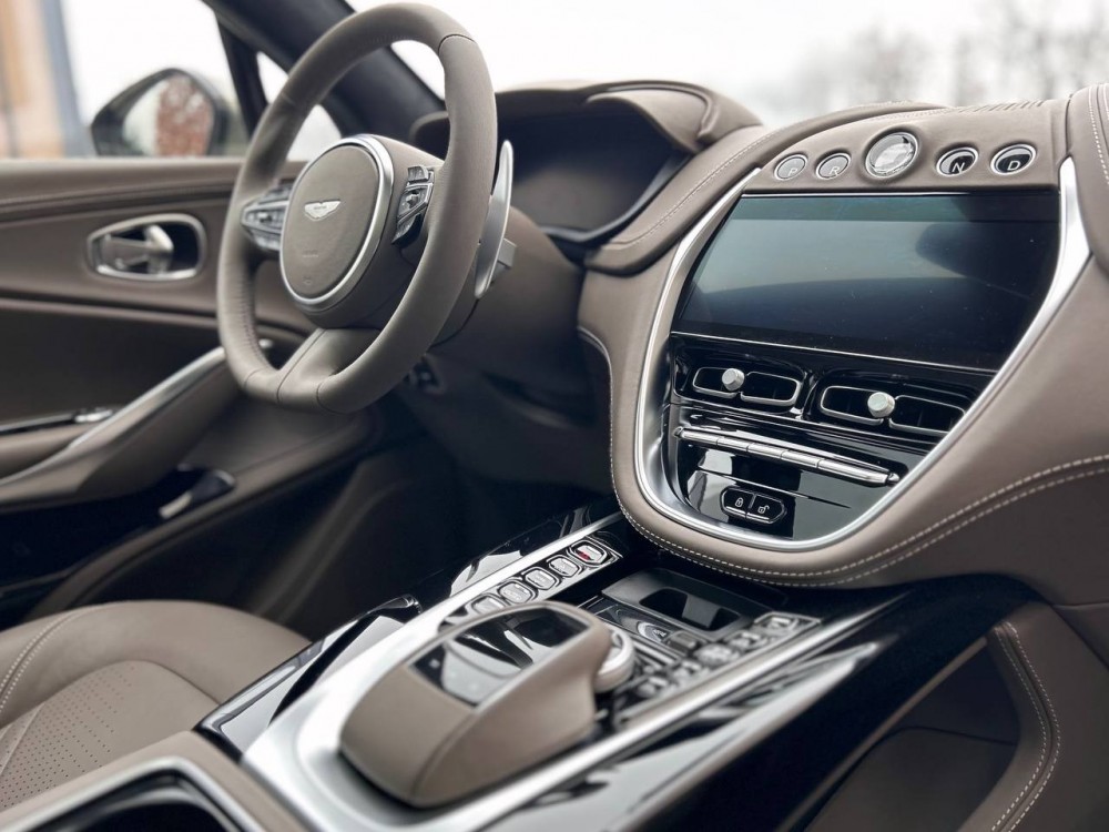 Фото 4 Aston Martin DBX Titanium Grey 