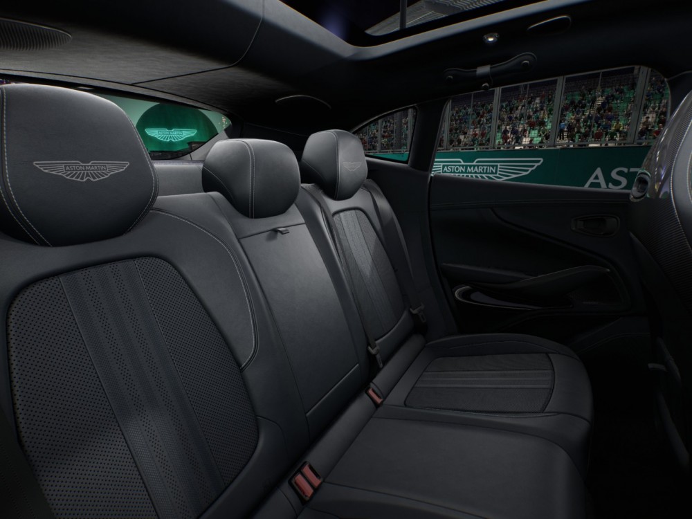 Фото 3 Aston Martin DBX 707 Ultramarine Black  Фото 3 Aston Martin DBX 707 Ultramarine Black