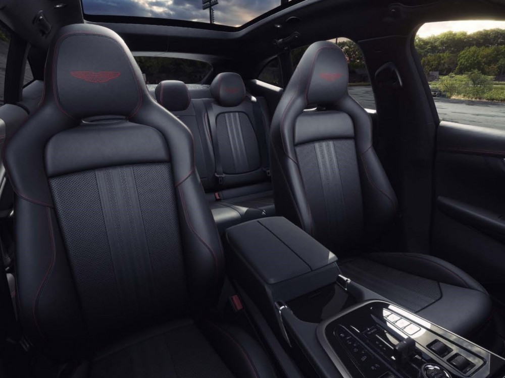 Фото 3 Aston Martin DBX 707 Aluminite Silver 