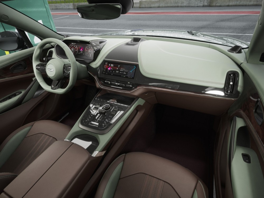 Фото 1 Aston Martin DBX 707 Chiltern Green 