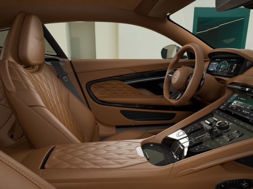 Фото 8 Aston Martin DB12 
