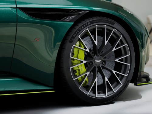 Фото 1 Aston Martin DB12 S Malachite Green 