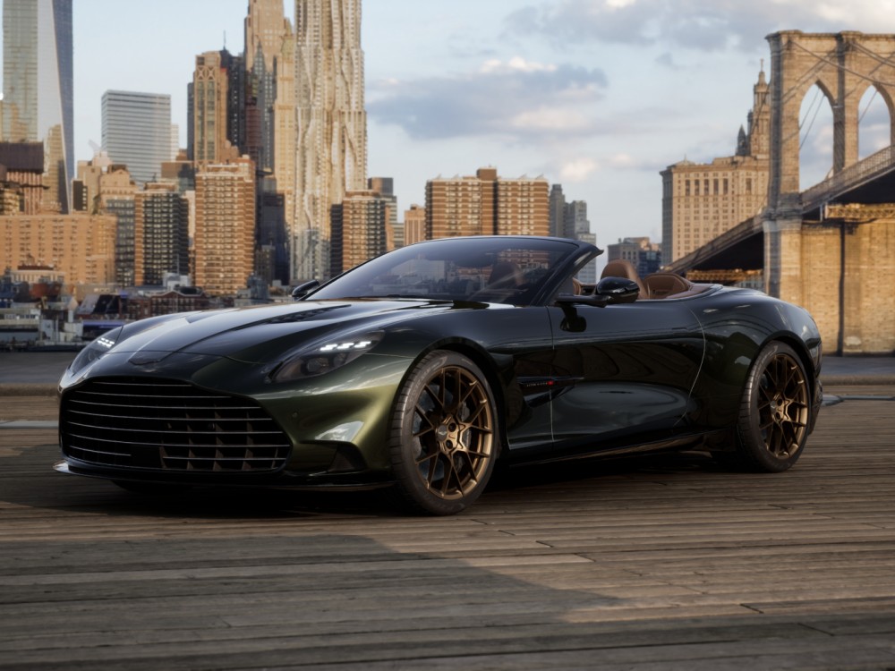Aston Martin Vanquish Volante Minotaur Green